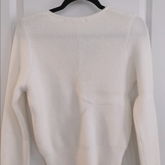 White v-neck Sweater - Picture 3 of 3